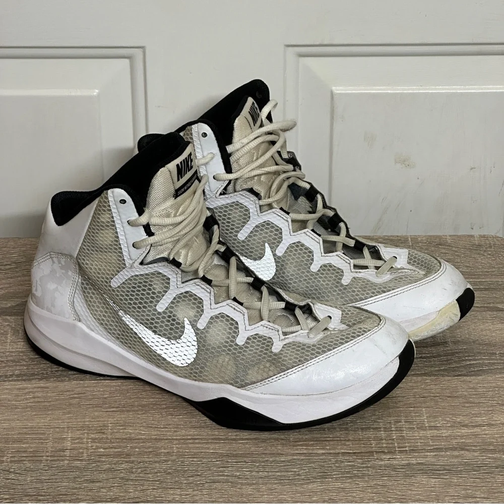 NIKE Zoom Without a Doubt 749432-100 White/Black Medium Size 10.5